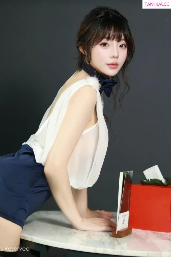 佘贝拉  [XiuRen]高清写真图 2026.01.05 No.11191 佘贝拉Bella 薄纱服饰第8张图片